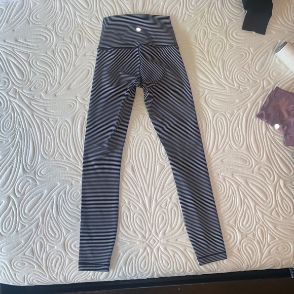 Lululemon 🍋 wunder under 25 - Picture 6 of 8